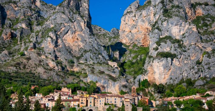 257-tourisme-moustiers-sainte-marie-709x365